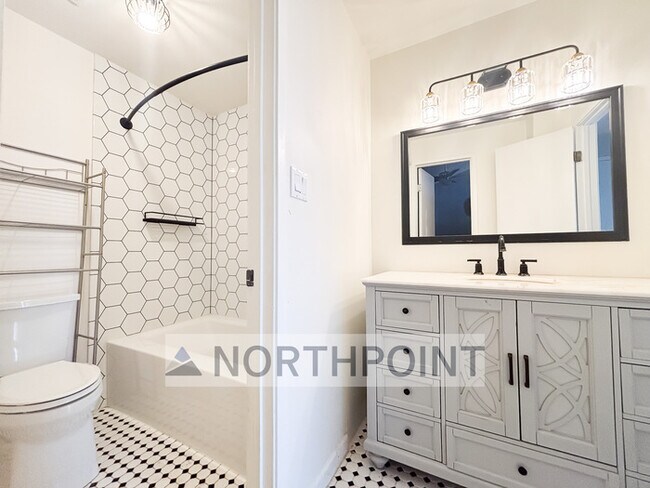 Foto del edificio - Modern 3 Bed 2 Bath Home in Village II – C...