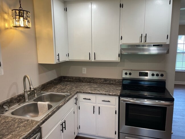 Building Photo - 2071 Little River Ln