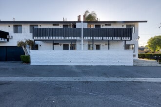Building Photo - 3296 Franklin Ave