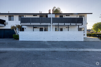 Building Photo - 3296 Franklin Ave