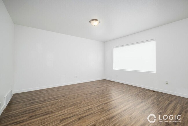 Building Photo - Beautiful Home in Prime Location!
