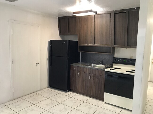 Photo - 1533 NW 1st Ave Apartment