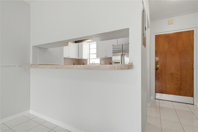 Building Photo - 6090 W Flagler St