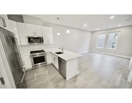 Building Photo - 610 Rutherford Ave