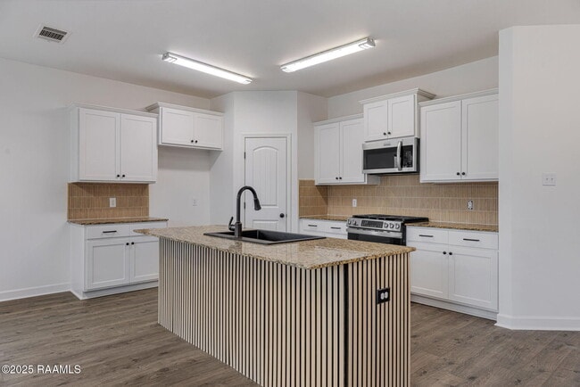 Foto del edificio - 326 Forest Grove Dr