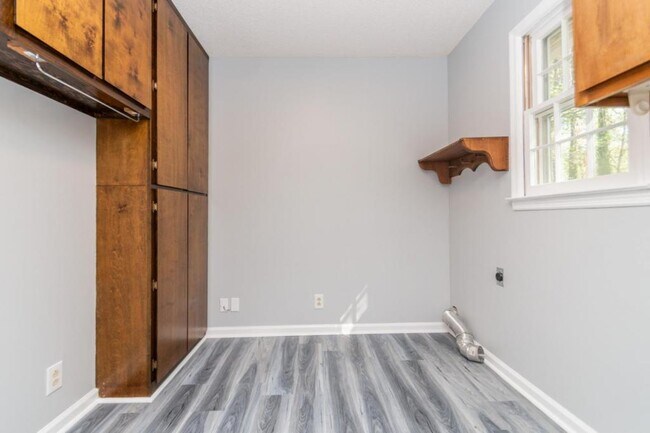 Foto del edificio - 1316 Lancelot Lane