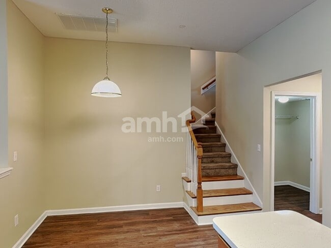 Building Photo - 10129 Lancashire Dr