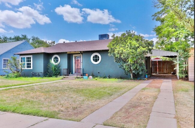 Building Photo - 2205 28th St