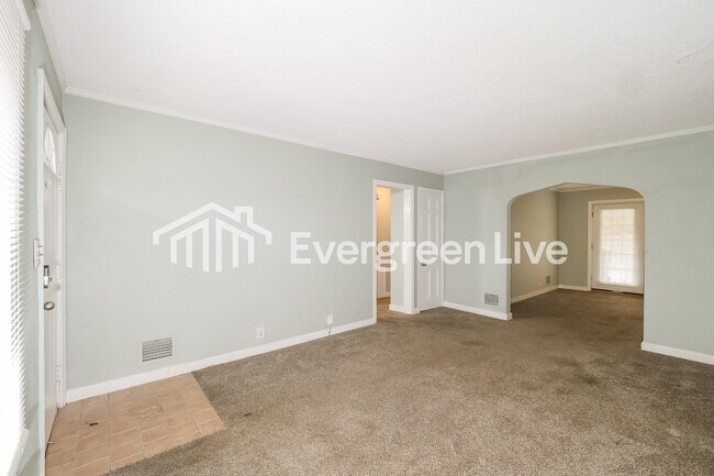 Foto del edificio - 7506 Lydia Ave