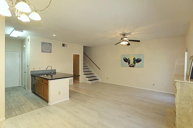 Building Photo - 7342 Regency Square Ct