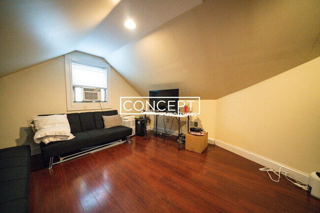 Foto del edificio - 4 Iroquois St