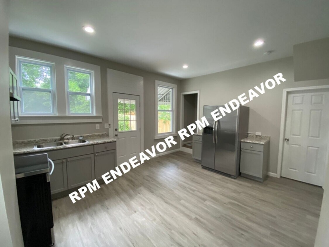 Foto principal - 3Bed/1Bath Single Family Home !! In Lemay!!!