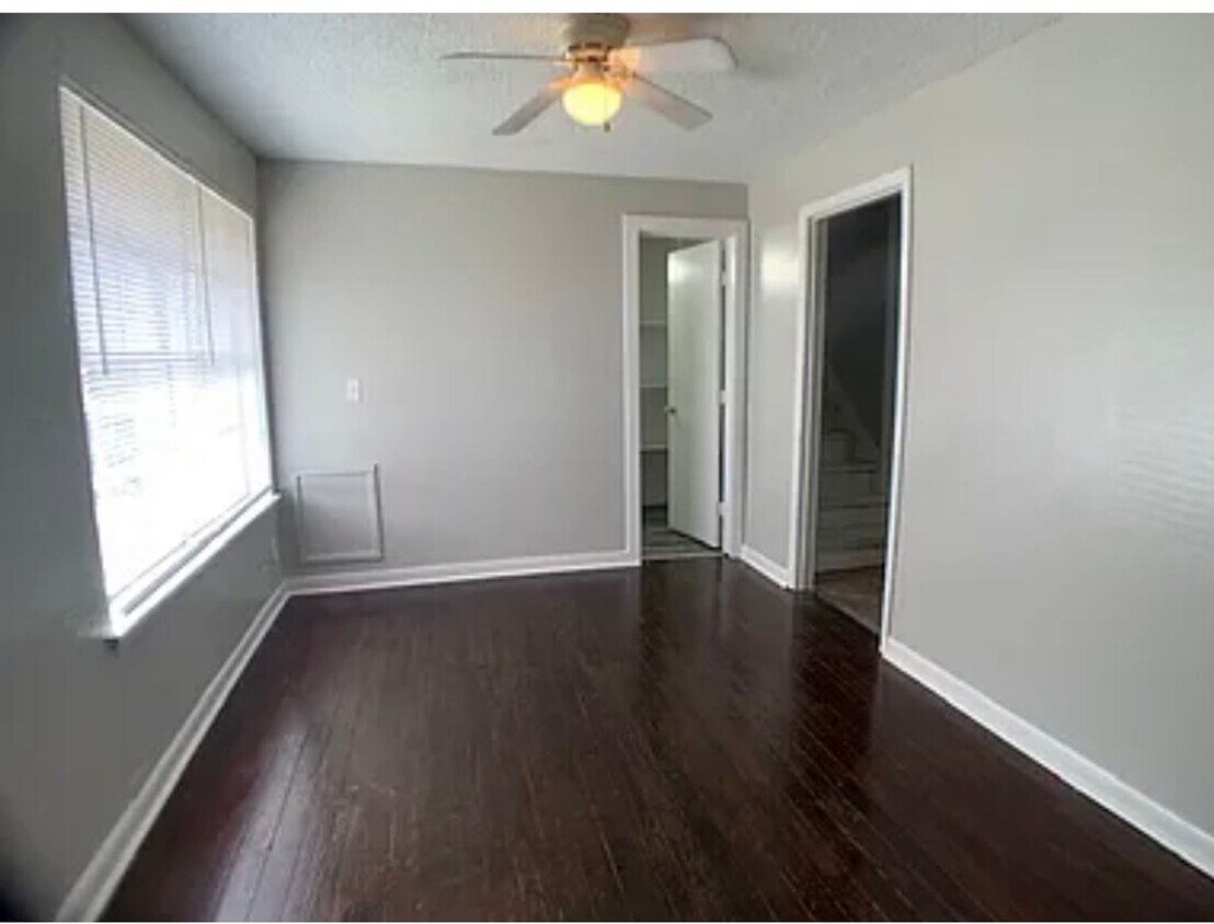 Foto del edificio - 4 bed 2 bath OKC