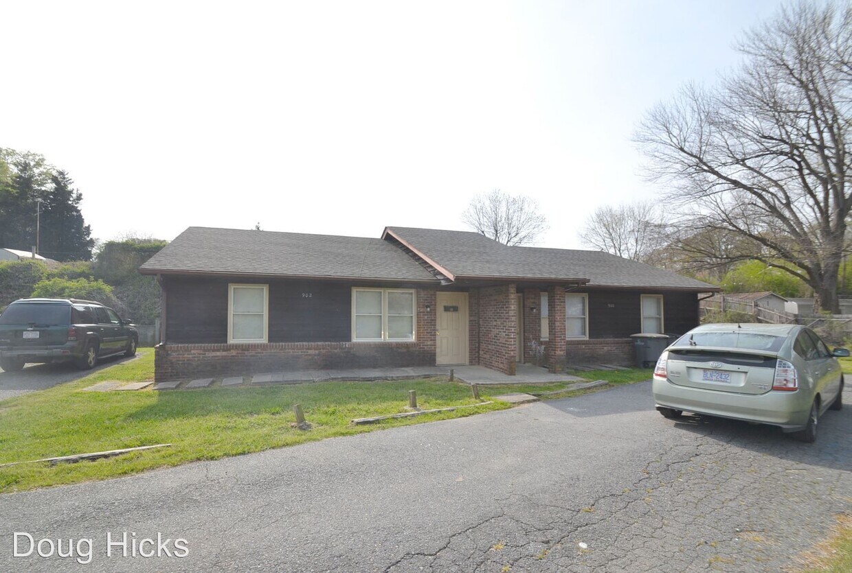 Primary Photo - 2 br, 1 bath House - 900 Edsel Ct