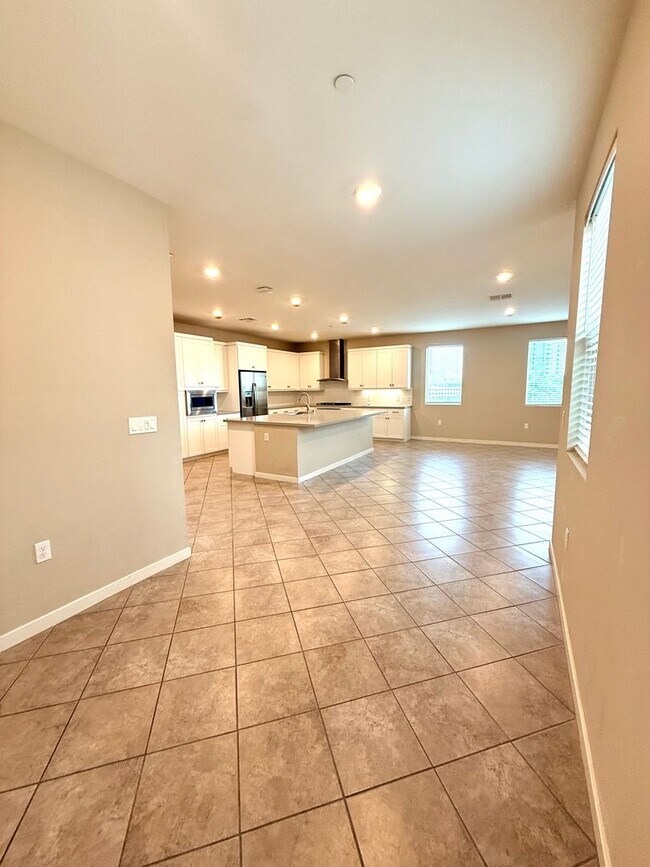 Foto del edificio - Newer 2 bedroom 2 bath luxury SMART HOME c...
