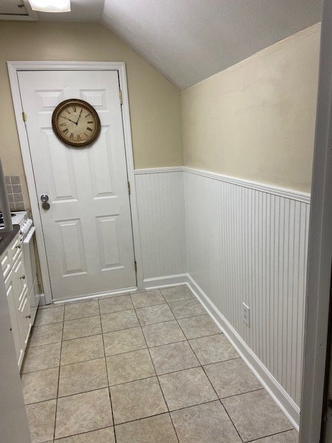 Building Photo - 3069 Colonial Way