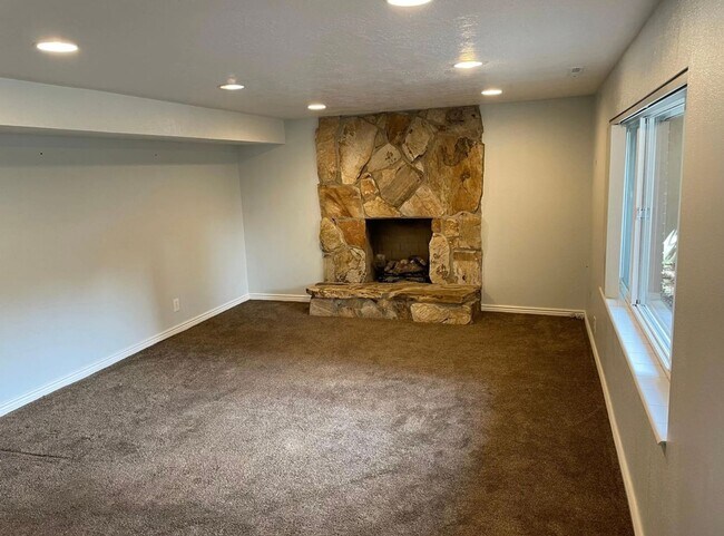 Foto del edificio - 1739 E. Paulista Way