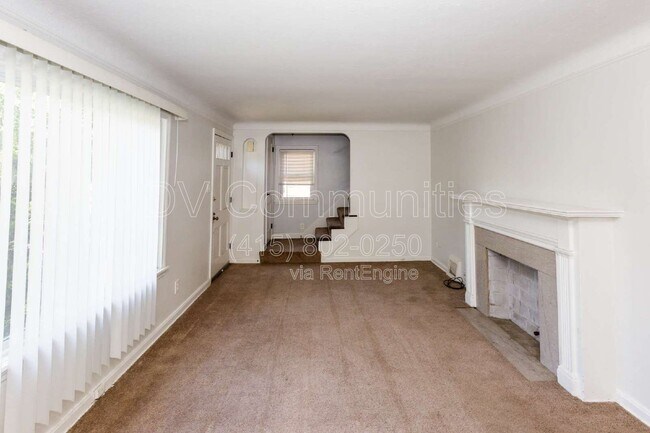 Foto del edificio - 4871 Oakland Dr