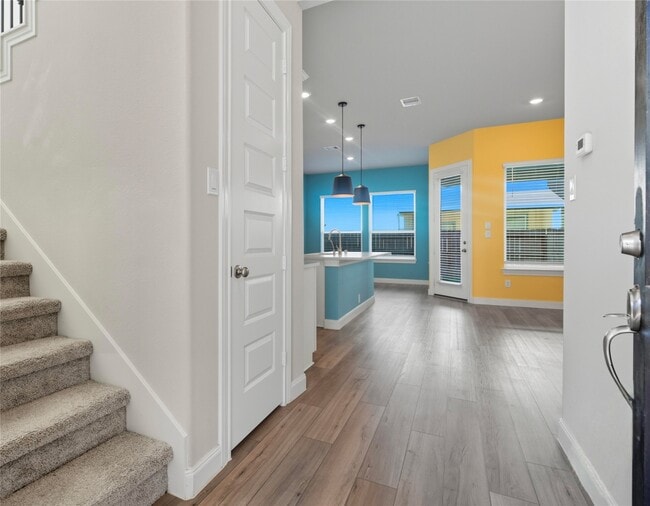 Building Photo - 719 Sandy Bay Ln