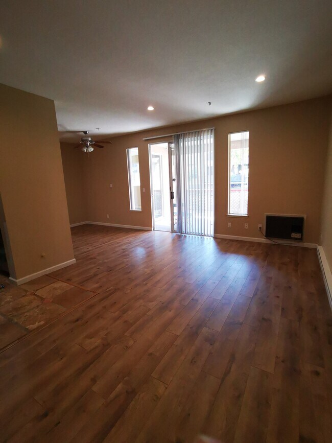 Foto del edificio - 3695 Stevenson Blvd