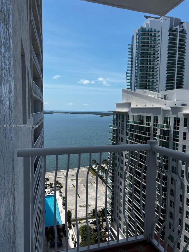 Building Photo - 1200 Brickell Bay Dr