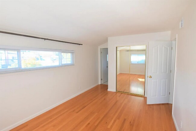 Building Photo - 1266 Collins Ln