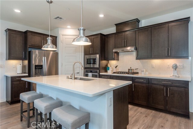 Foto del edificio - 826 Brynlee Pl