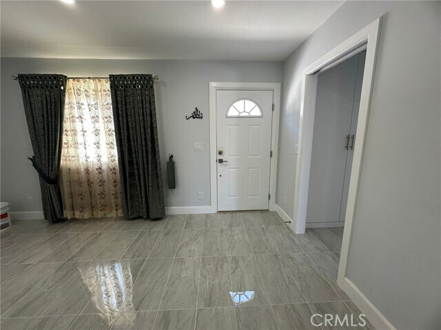 Foto del edificio - 15912 Casimir Ave
