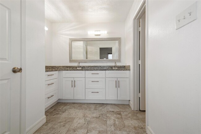 Building Photo - 4811 Algernon Dr