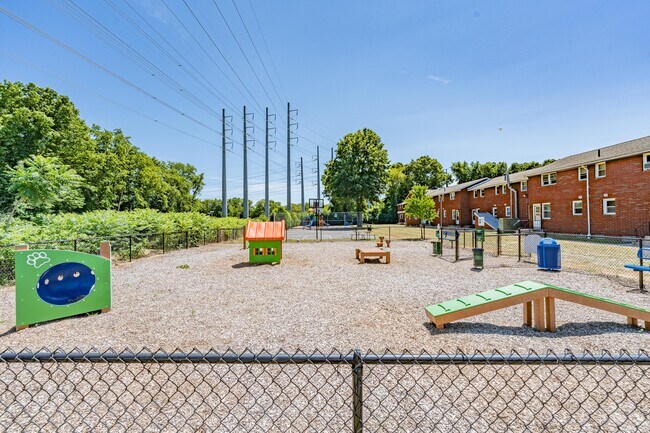 Parque para perros - Townhouse Court Apartments