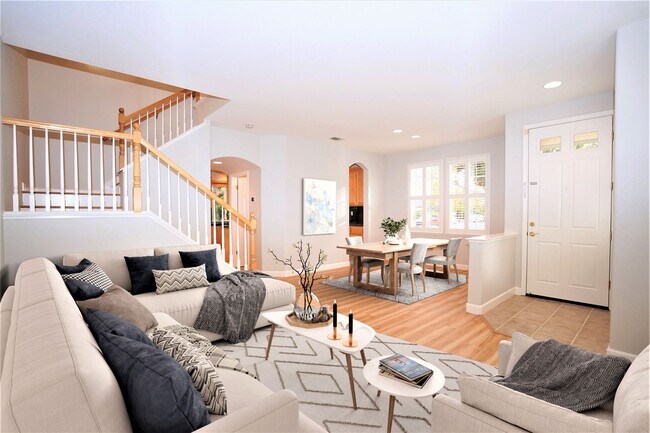 Foto del edificio - Beautifully Updated Home in Desirable Camp...