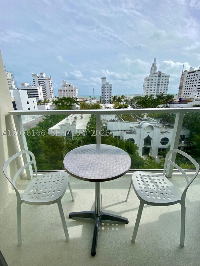 Foto del edificio - 1750 James 7D