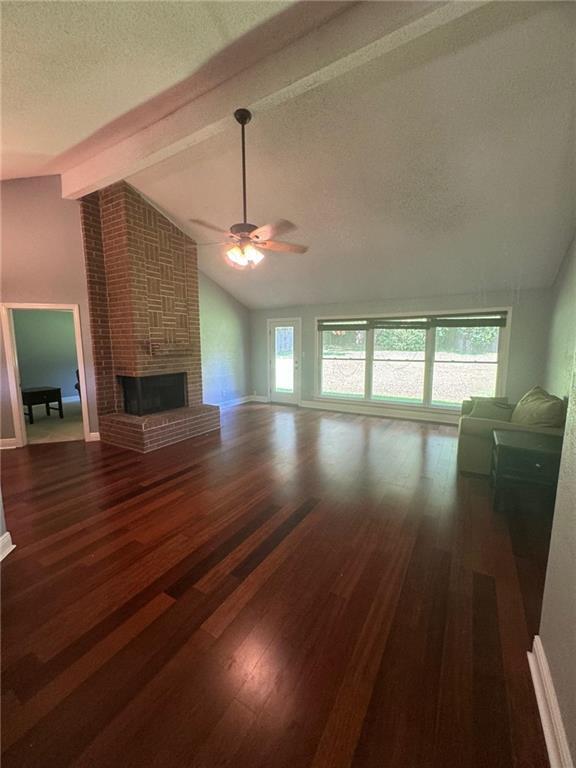 Foto del edificio - 102 Lake Forest Blvd