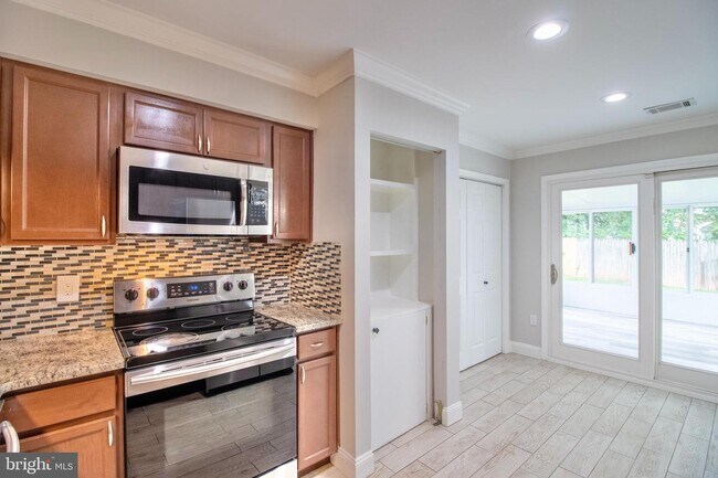 Foto del edificio - 14950 Madison Ct