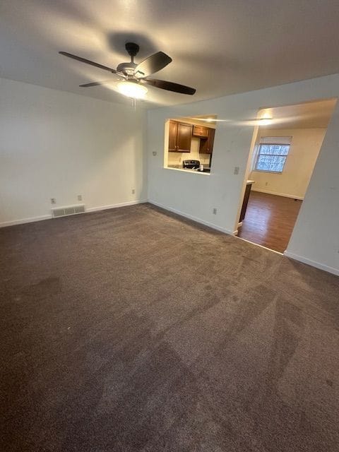 townhouse LR - 201 Whitestown Vlg