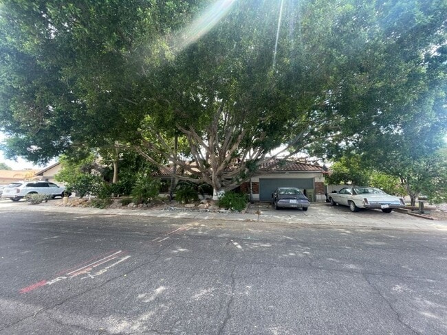 Photo - 6049 W Grandview Rd House