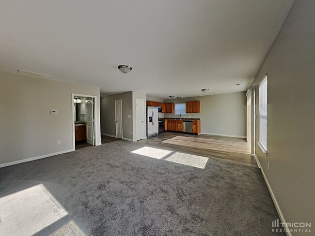 Building Photo - 571 Reed Ct
