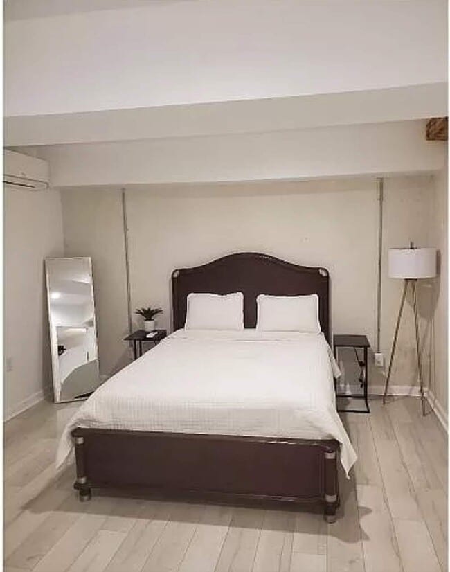 Master Bedroom - 155 Rivershyre Cir