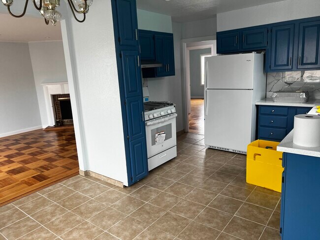 Foto del edificio - 117 Sadowa St