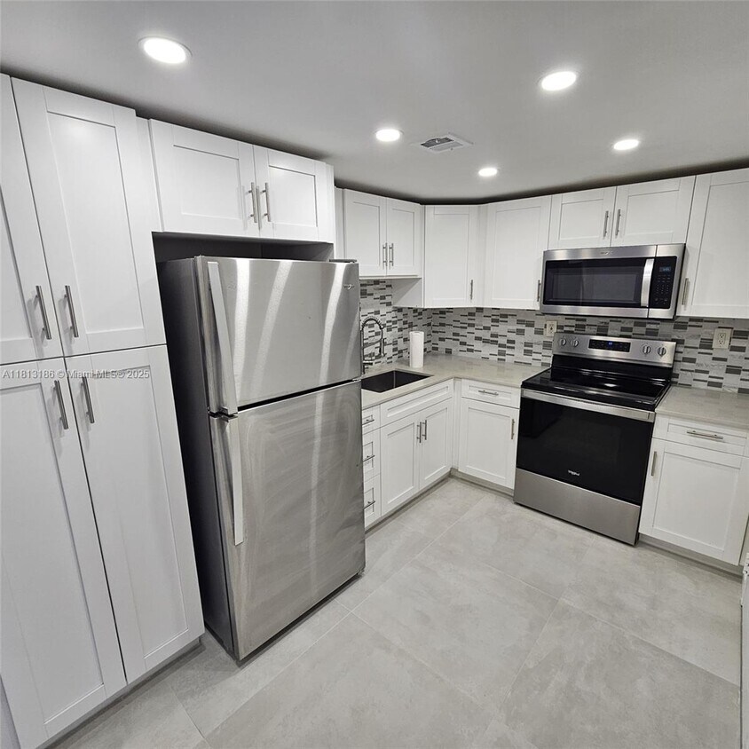 Foto principal - 16710 NE 9th Ave