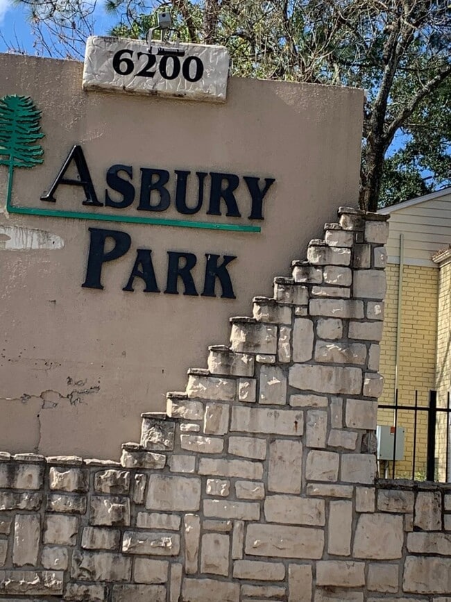 Building Photo - 6200 W Tidwell Rd