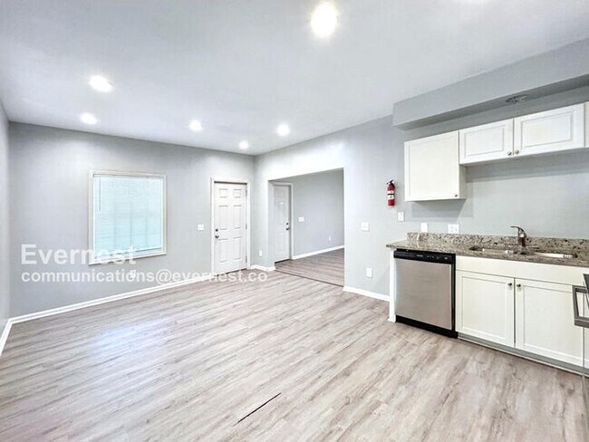 Building Photo - 2175 Fairburn Rd SW