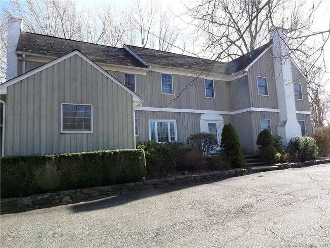 Building Photo - 224 Ridgebury Rd