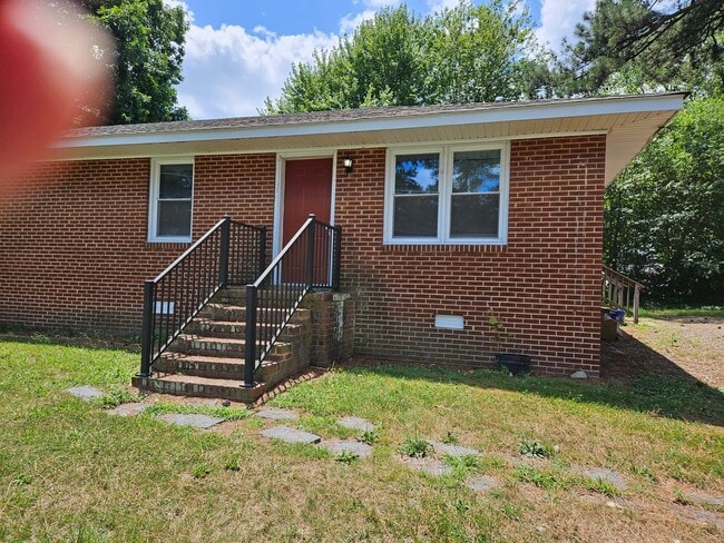 Building Photo - 3115 Parkdale Rd