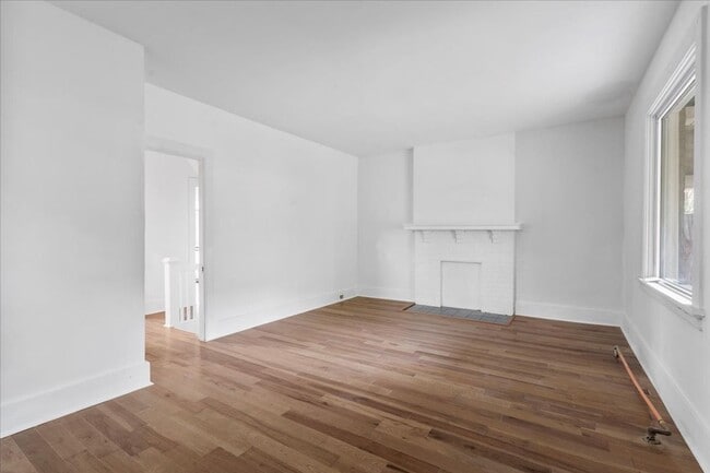 Foto del edificio - 5556-5558 Pocusset St