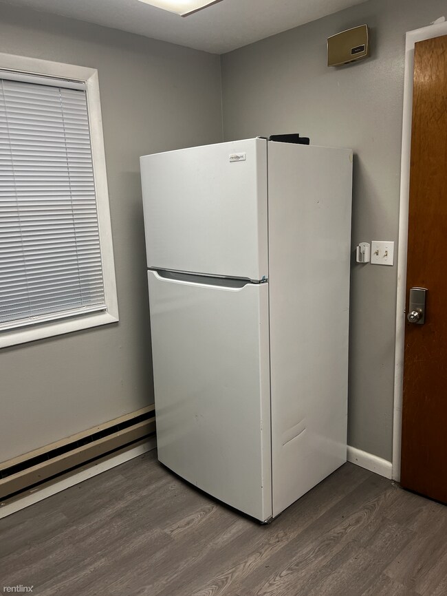 Foto del edificio - 1 br, 1 bath Triplex - 201 South 19th Aven...