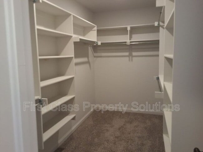 Foto del edificio - 19616 Bolton Rd