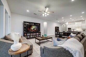 Building Photo - 804 Fall Rock Branch Dr