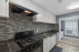 Building Photo - 105 Pompano Ave