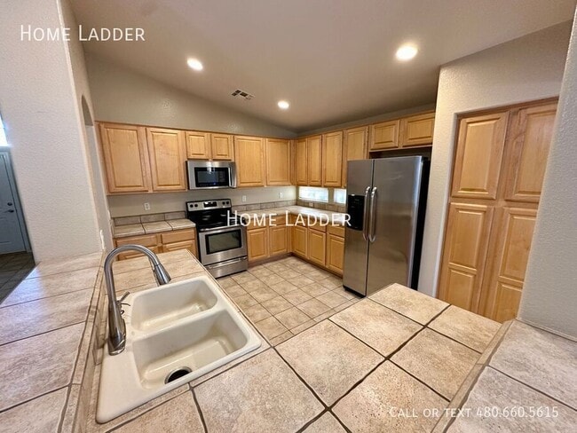 Foto del edificio - 1100 E Nunneley Rd